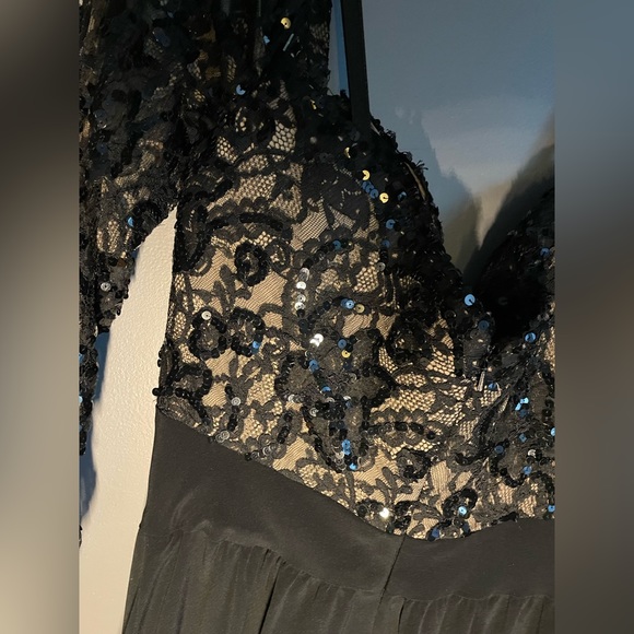 1990s Bob Mackie Lace Off Shoulder Gown Size 8 - Picture 4 of 5